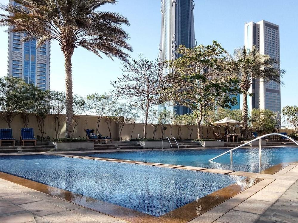 Phenomenal Burj Khalifa Views in This Lovely 2br! Waterslide