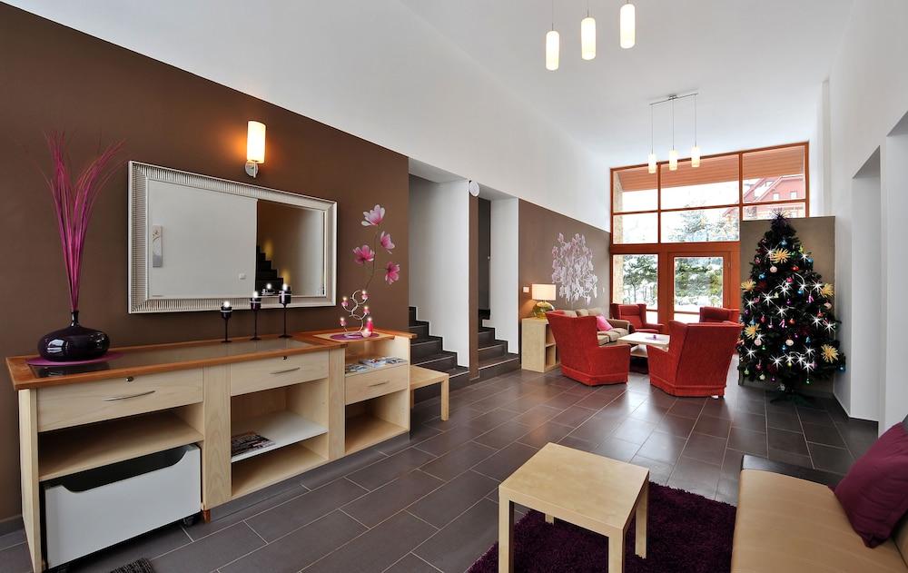 Aplend Vila Magnolia Lobby Sitting Area