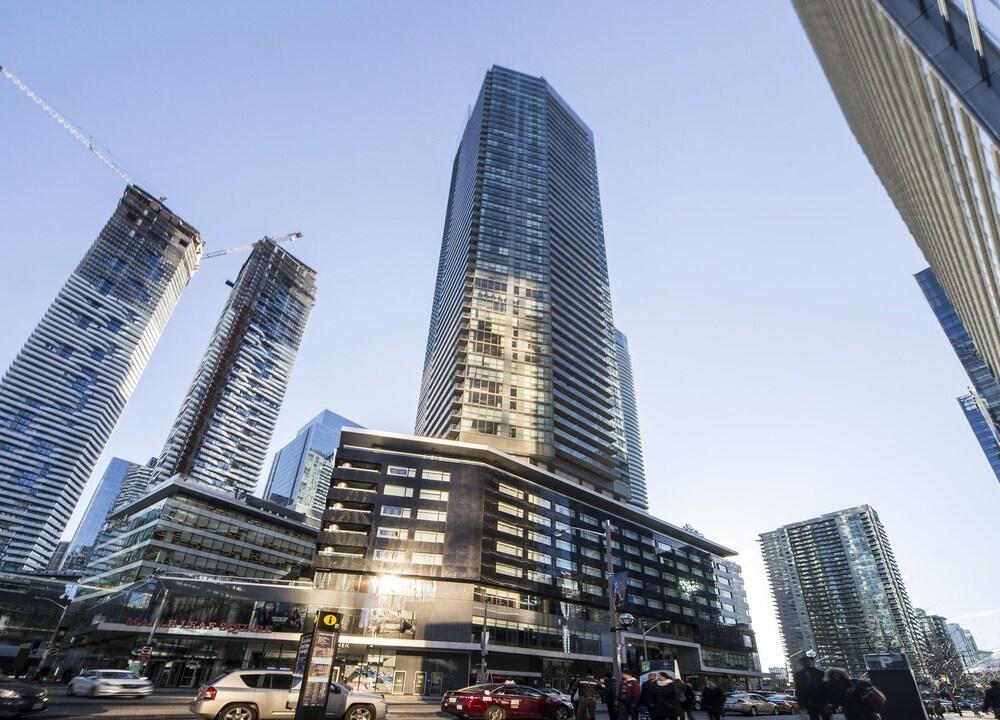 HomeHop - Maple Leaf Square Exterior