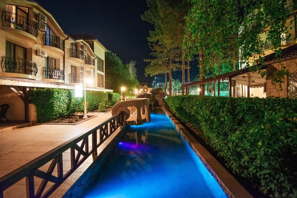 Alean Family Resort & SPA Doville - All inclusive Property Grounds