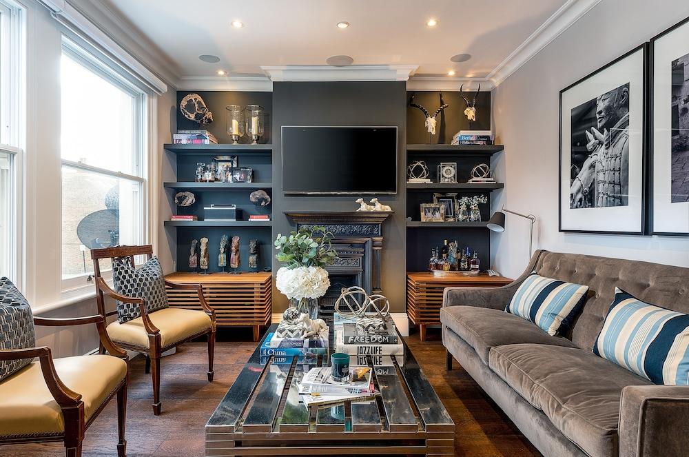 Luxurious Wandsworth Home Close to Putney Heath by Underthedoormat
