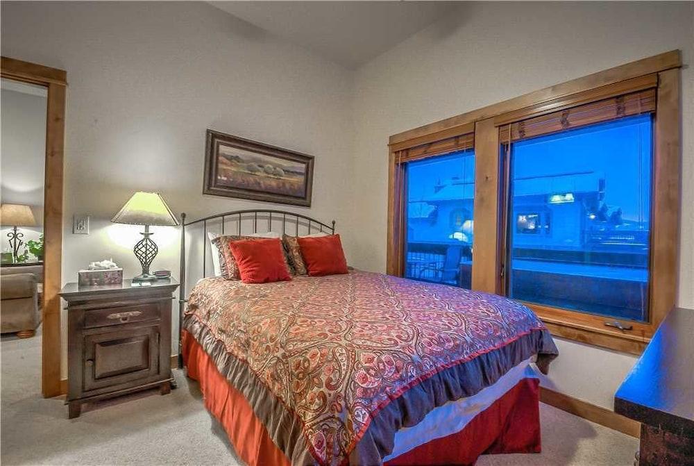 Soaring Eagle Chalet Room