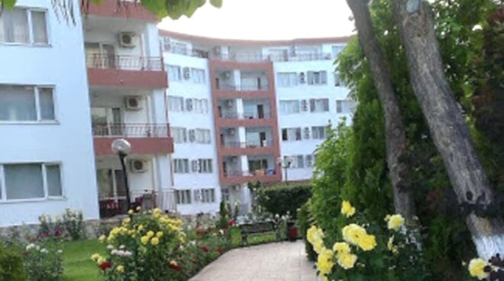 Seaside Studio Apartment in Ravda Exterior