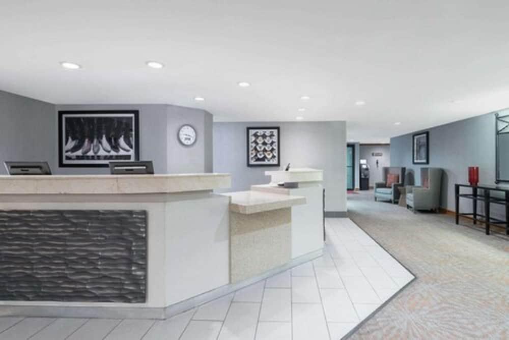 DoubleTree by Hilton Laredo Reception