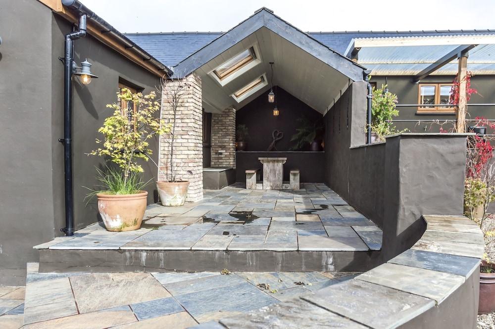 Foxglove - Luxurious Barn Conversion Exterior