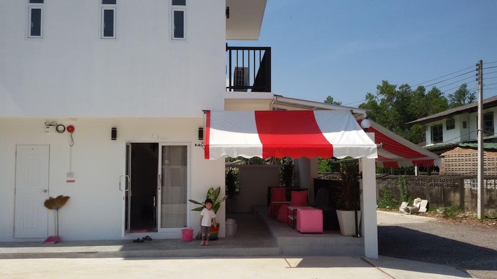 Mestyle Resort Interior Entrance