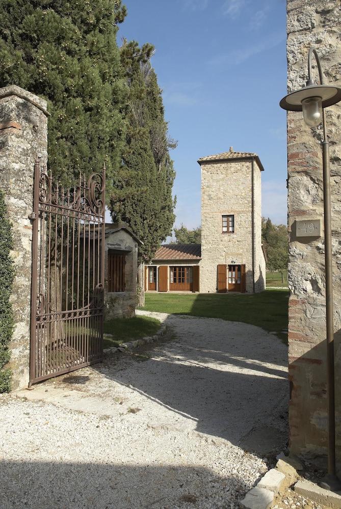 Borgo di Pietrafitta Relais Property Grounds