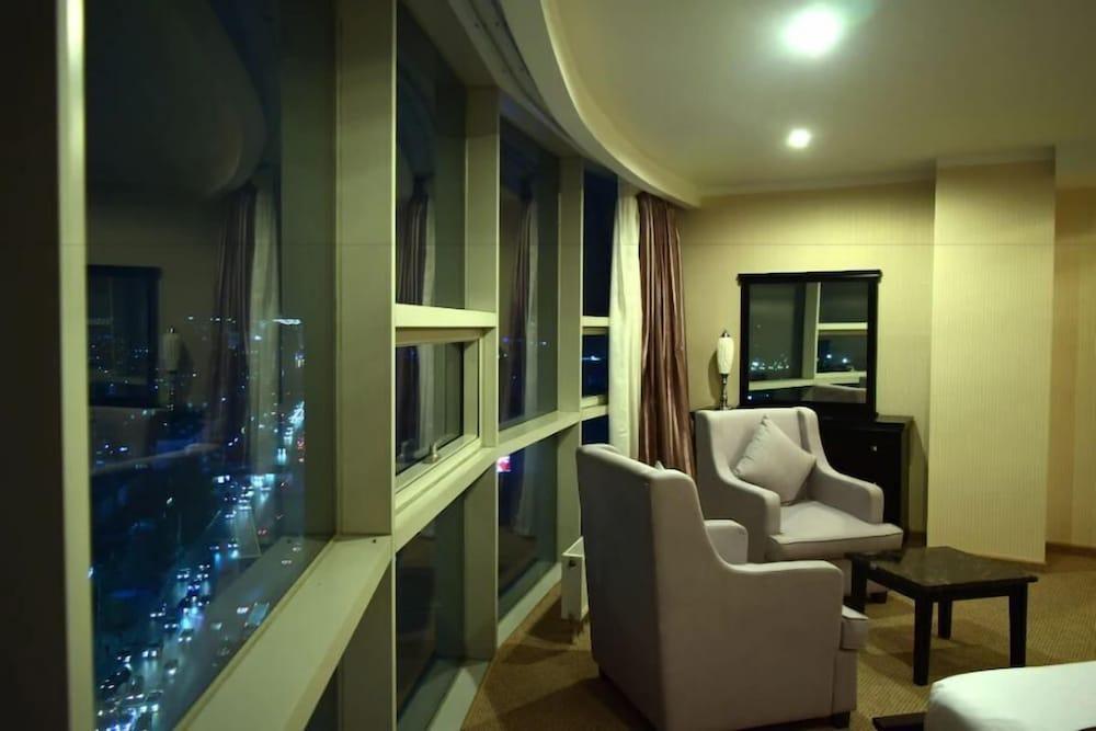 Royal Mountain Hotel