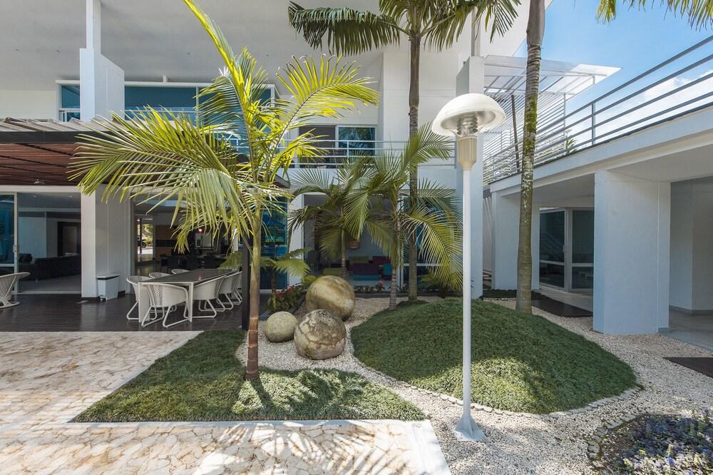 Finca San Miguel by Nomad Guru Interior Entrance
