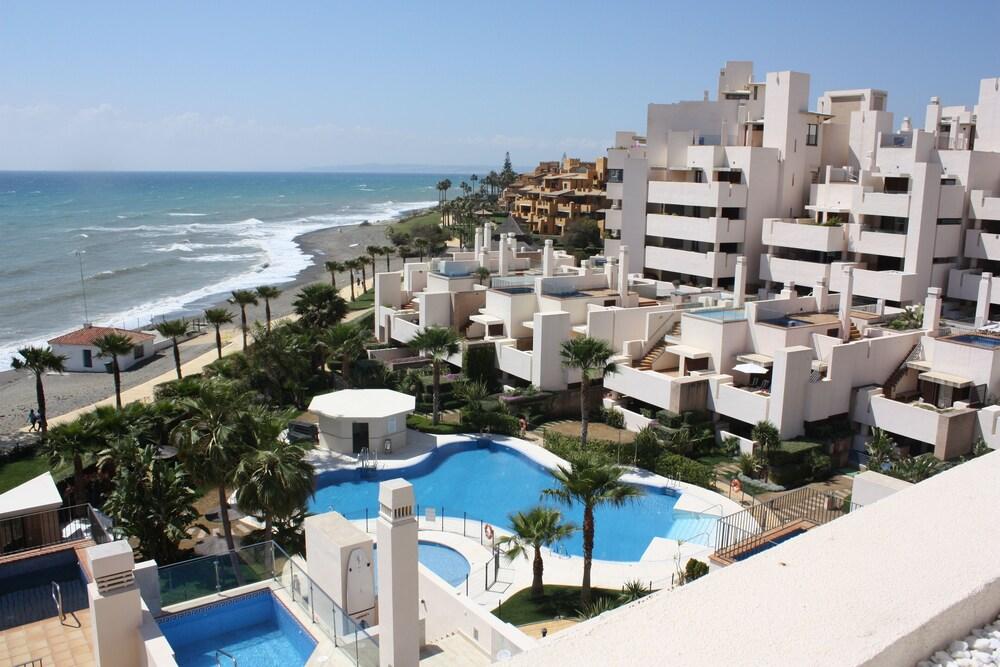Frontline Penthouse With Private Pool Outdoor Pool