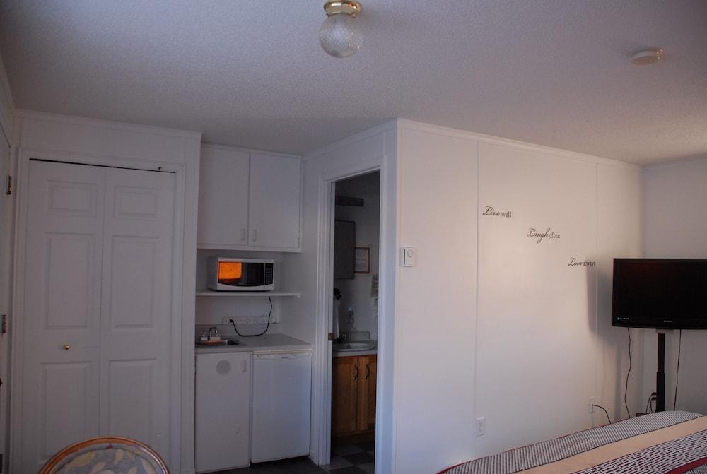 Harbourview Motel & Accommodations Room