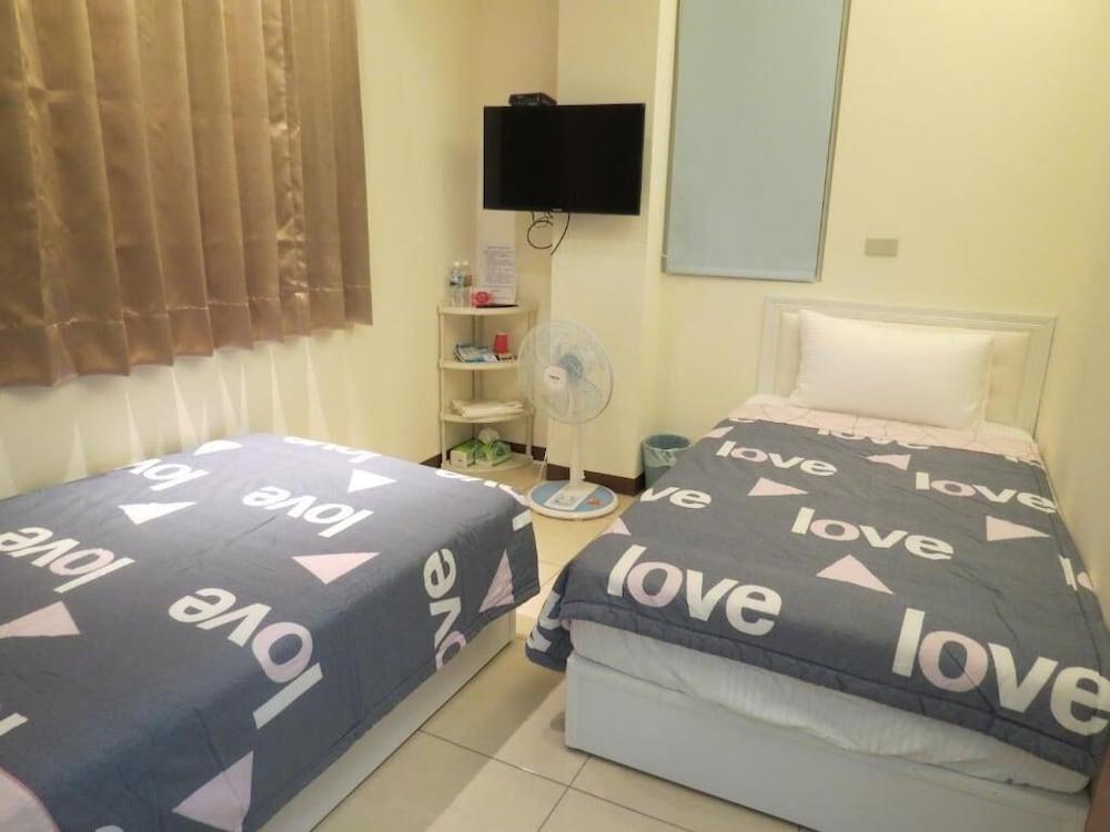 Hong Hu Ju Captain Sung's House Room