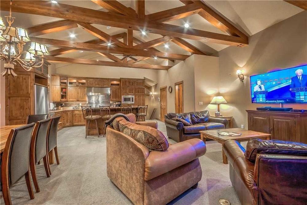 Soaring Eagle Chalet Featured Image
