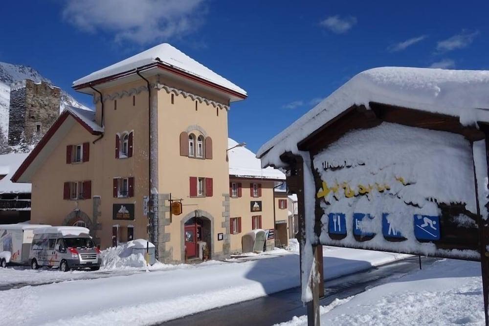 Sust lodge