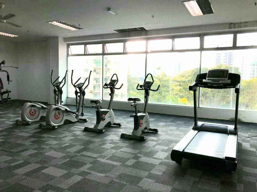 Zenith Suite Residence Gym