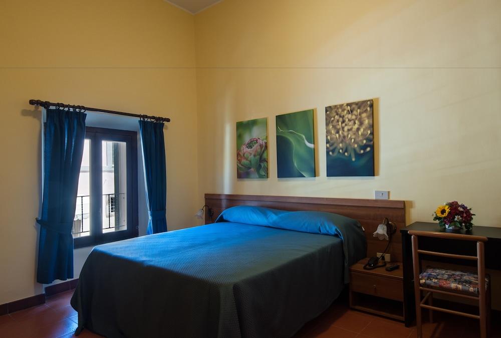 هوتل كابرانيكا