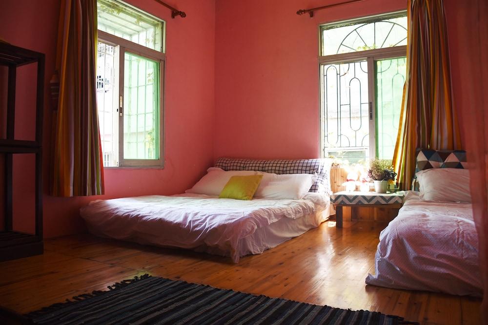 Fos Inn Room