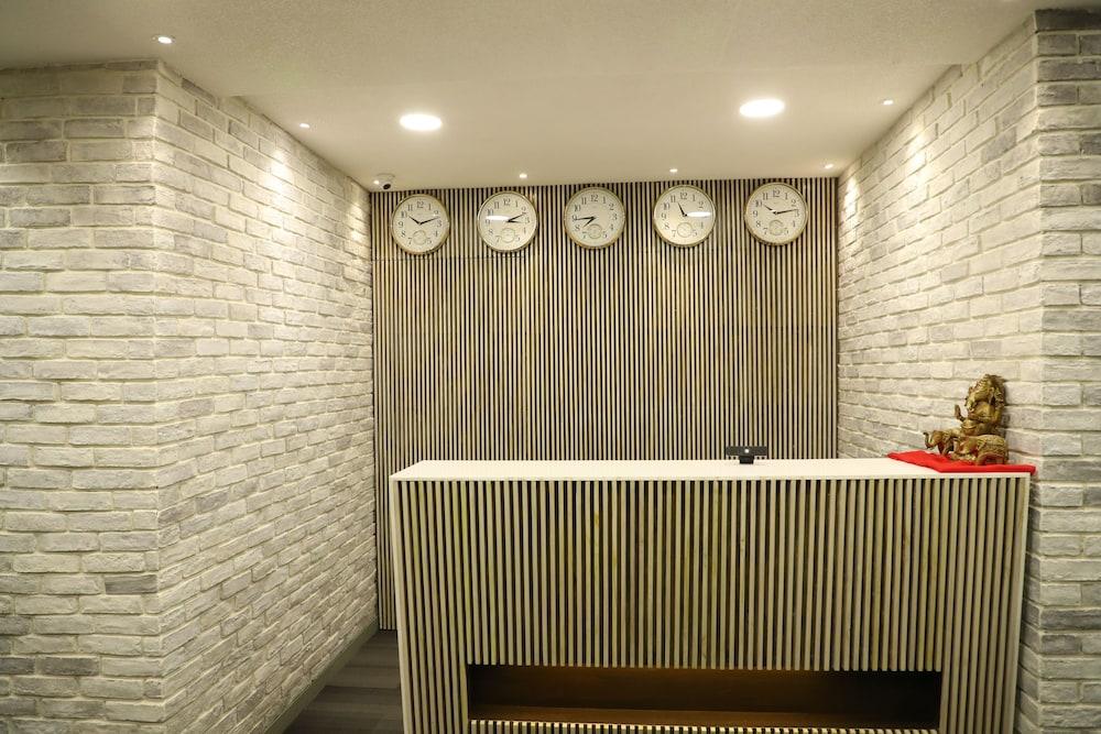 Tribecca Select Reception