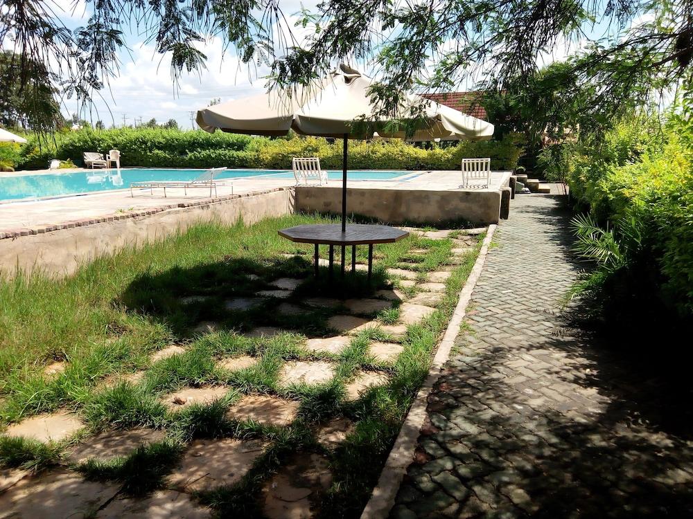 Savannah Lodge Nguluni Featured Image