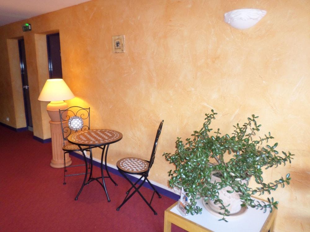 Logis Hôtel Atrium Interior