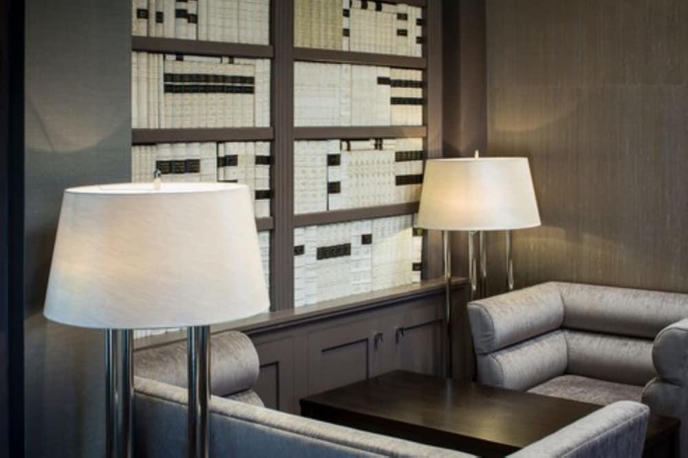 ذا إنيسكيلين هوتل آند موتل الردهة