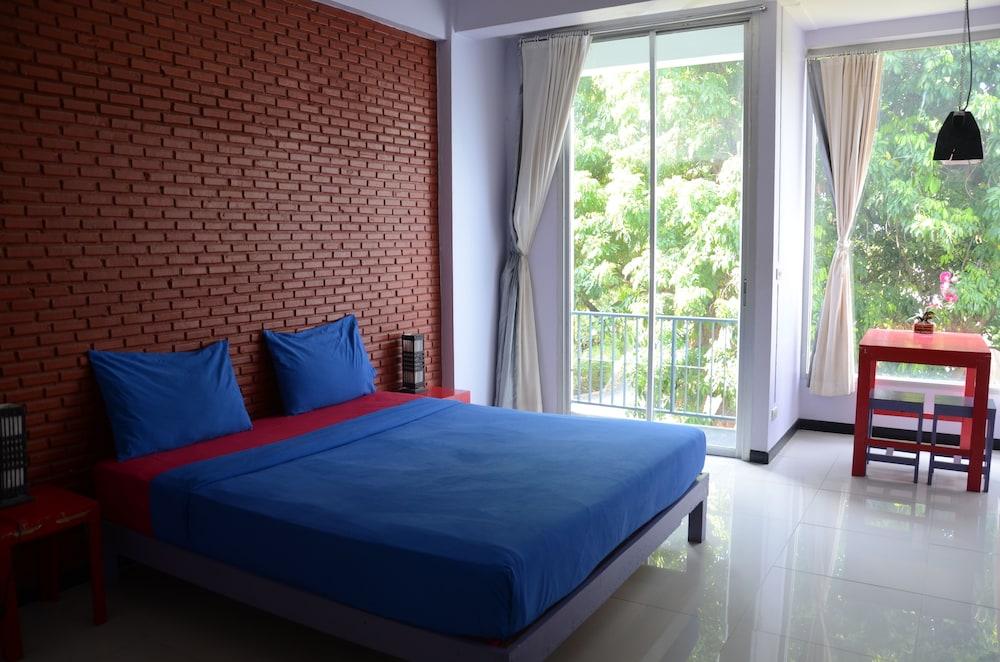 ذا إس بي هوتل