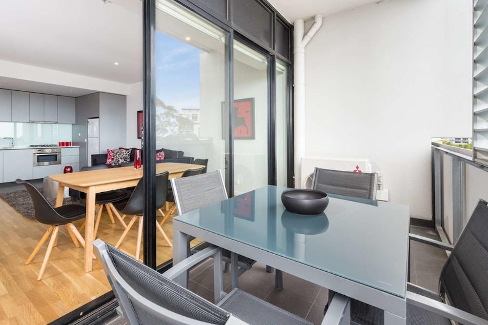 Executive Apartment With Bay Views Balcony
