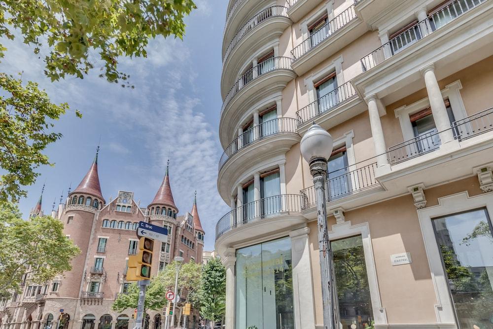 Occidental Diagonal 414 Exterior detail