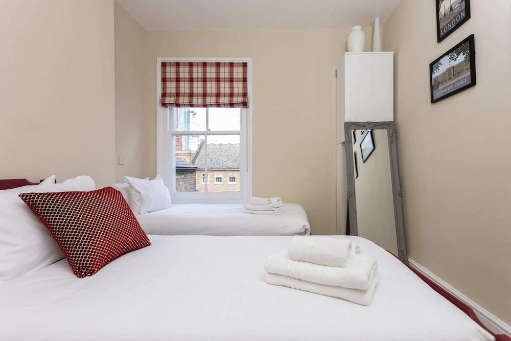 Quaint 2BD Flat 9 Min Walk To Vauxhall Tube Room