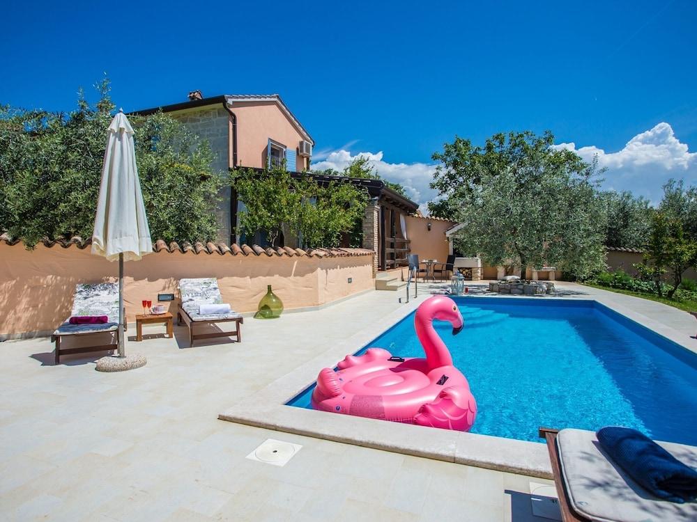 بيوتيفول هوليداي هوم إن دراسيفاك ويذ تيريس