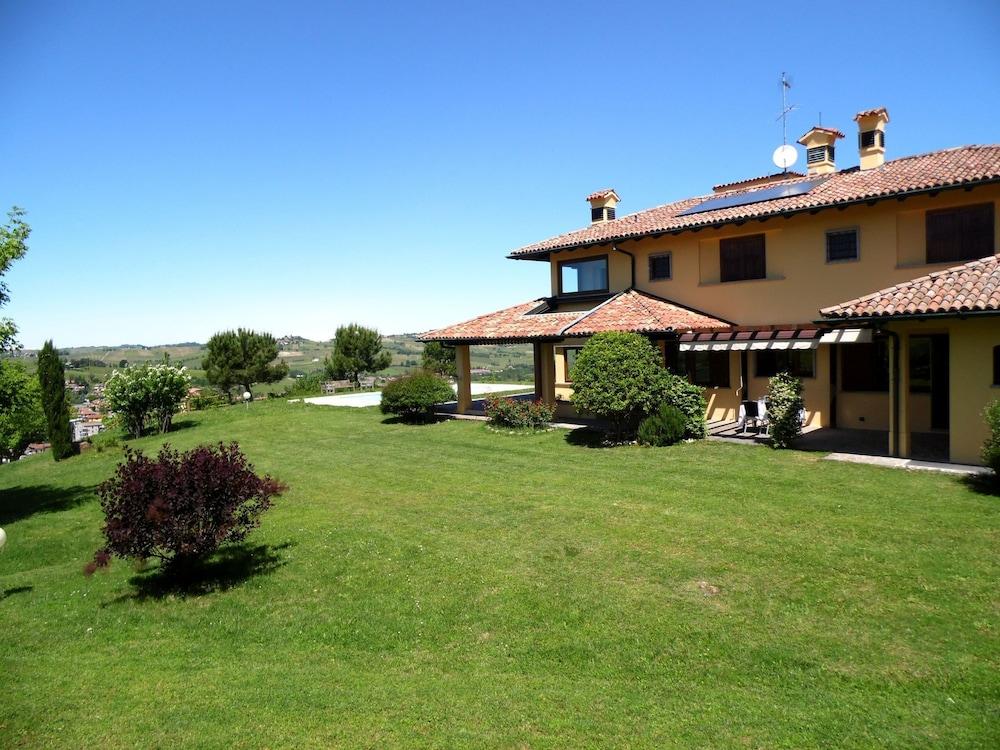 Cosy Apartment in S. Maria Della Versa With Pool Exterior