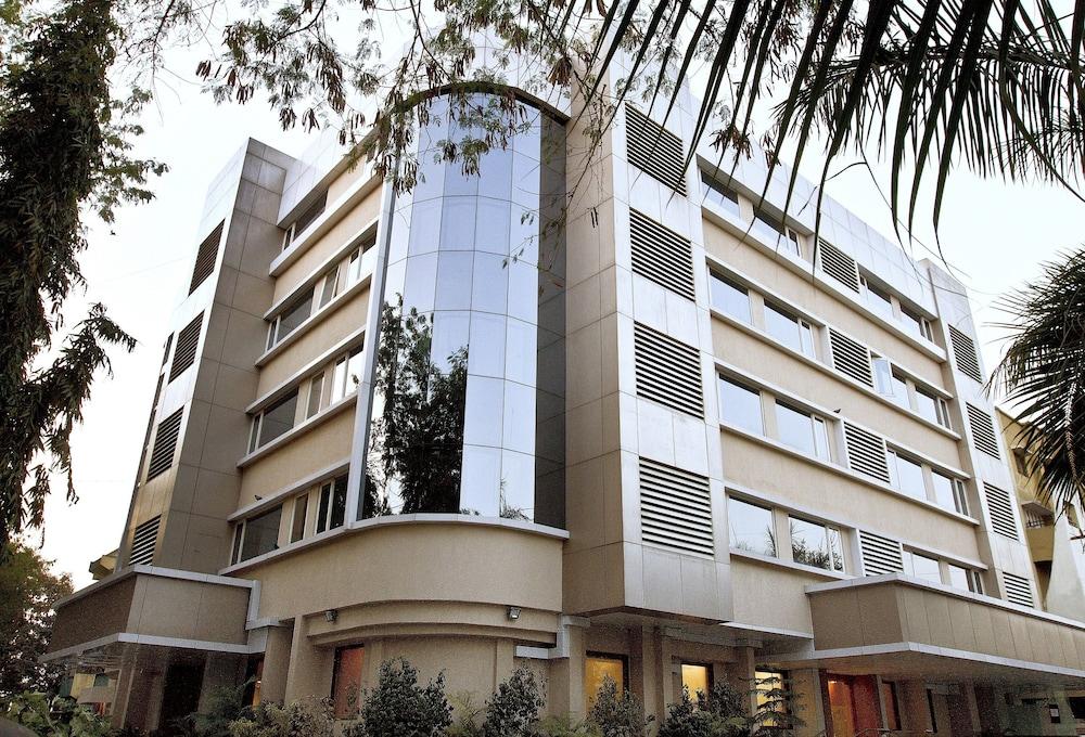 7 Apple Hotel Pimpri Pune Exterior
