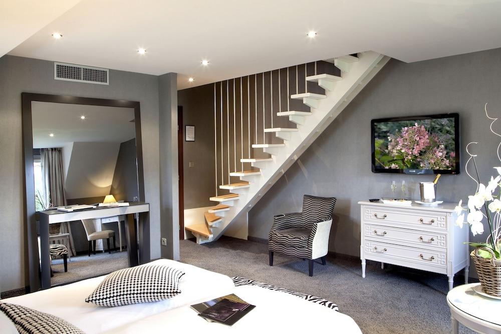 Le Parc Room