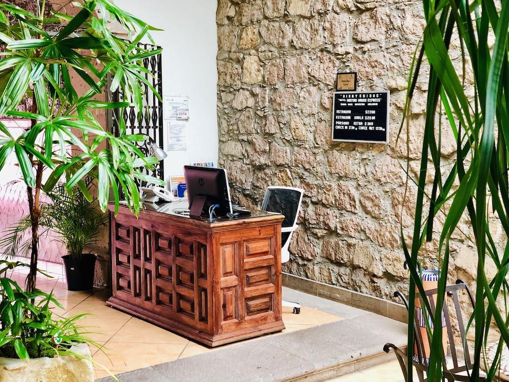 Hosting House Express Reception
