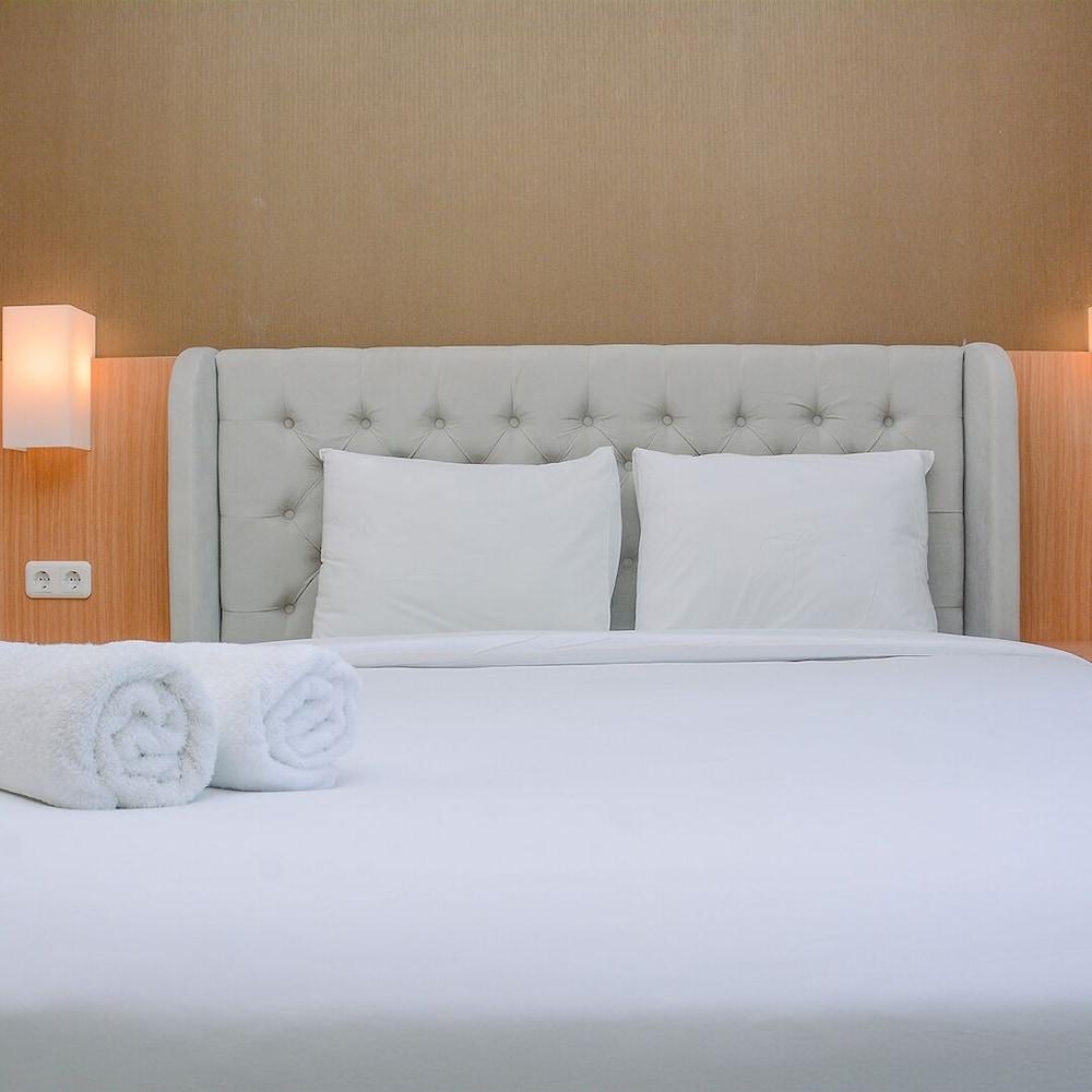 Modern and Tidy Studio Apartment at Elpis Residence Room