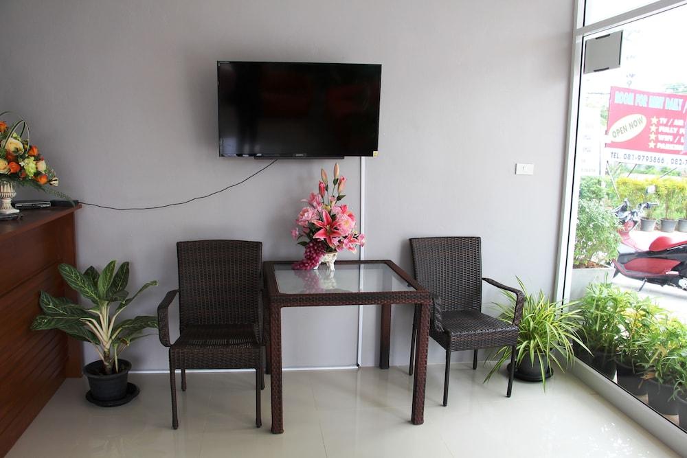 Nipa Residence Lobby Sitting Area