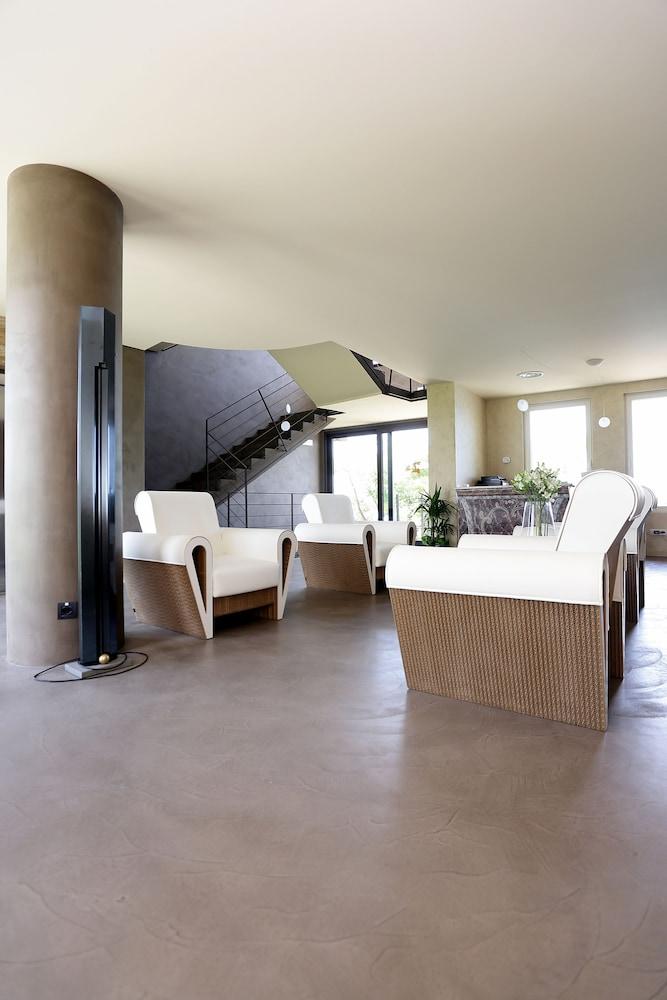 بوتيك هوتل أوتشي سيلفاتيتشي منطقة الجلوس في الردهة