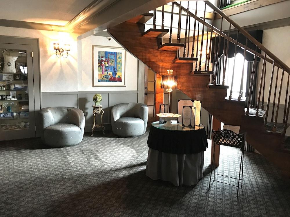 آفتون هاوس إن الردهة