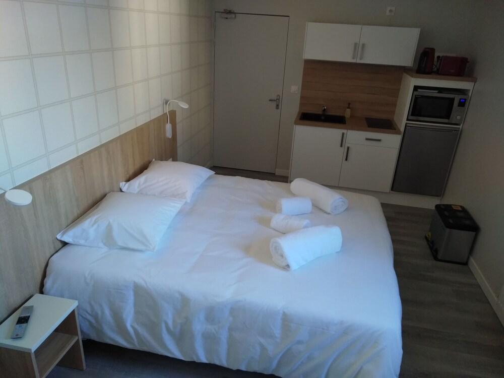 Malicorn' Appart-hôtel Room