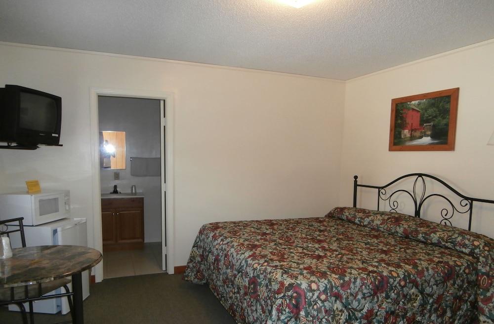 Riverbend Lodging Room