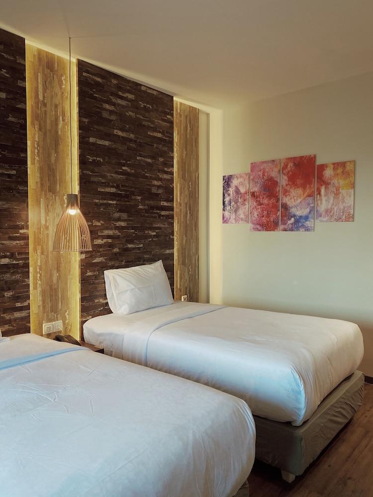 Paradise by CaLia Tarakan Room