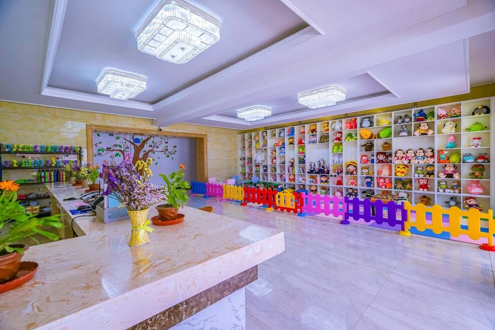 Yinyun Parent-Child Theme Inn Shandianhu Lobby