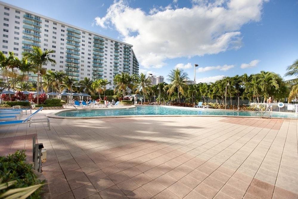 أوشان ريزيرف أبارتمينتس باي فلاتس أواي حمام سباحة مكشوف