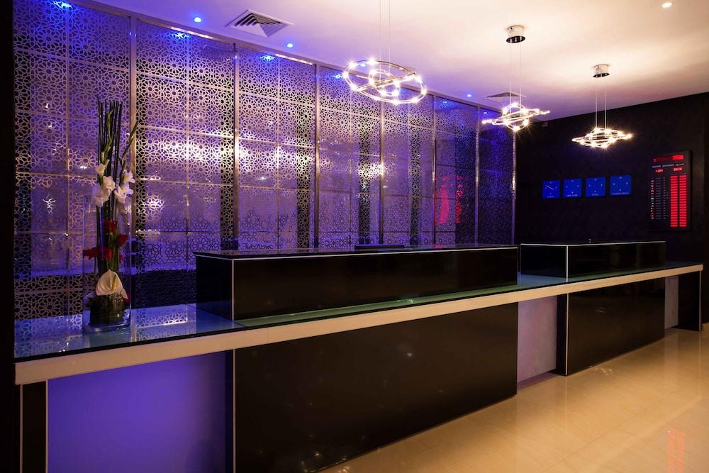 مطار سكاي كاسا