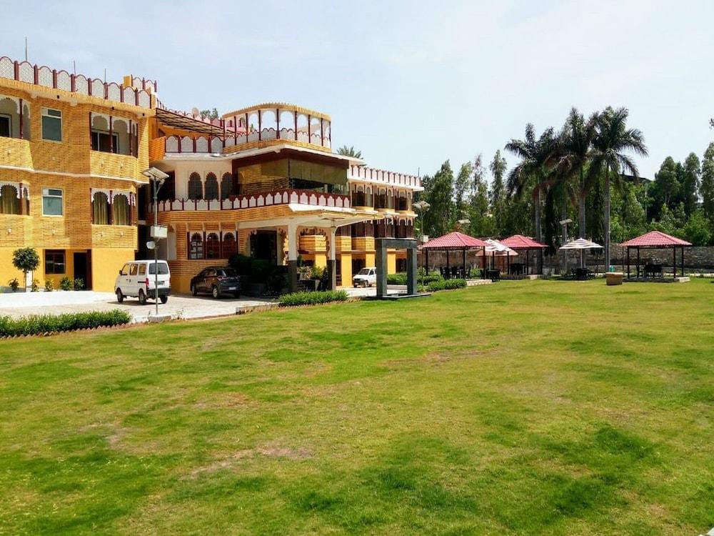 Rishika Clarks Inn Featured Image