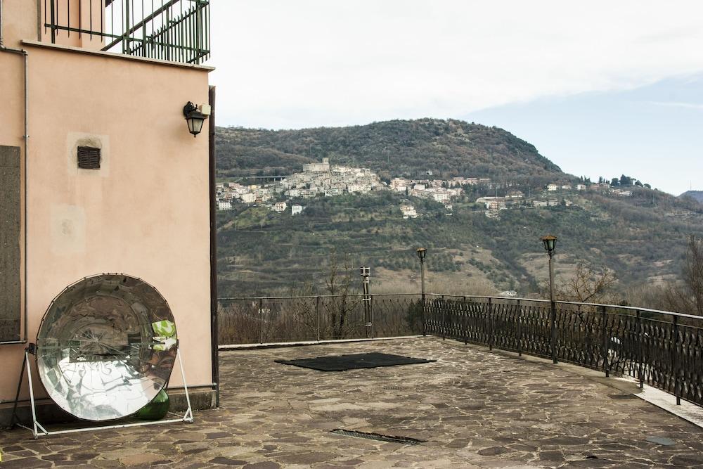 إل كاسون - فيل ديل أنين المنطقة الخارجية