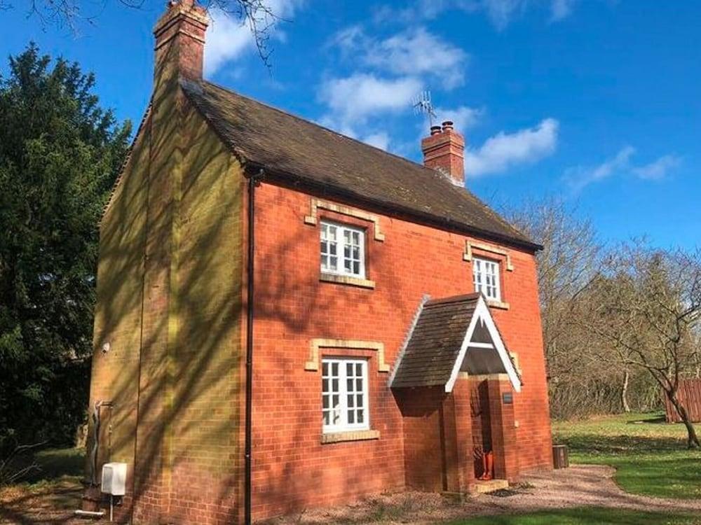 Vintage Holiday Home in Worcestershire with Hot Tub