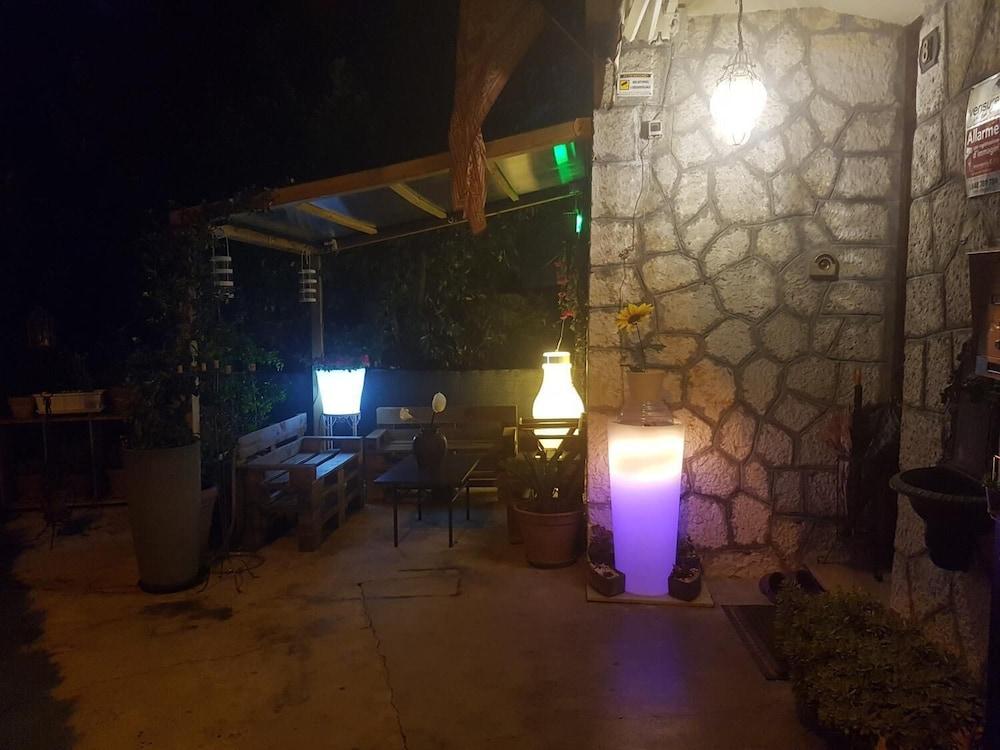 بي بي أوديرتسو بد آند بريكفاست المنطقة الخارجية
