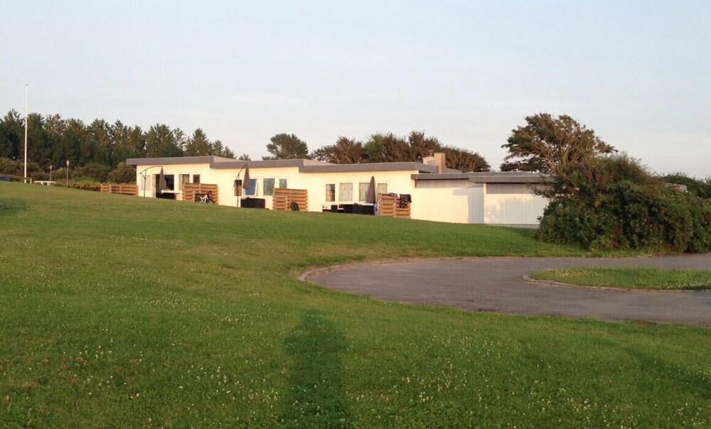 بيتشفرونت ريتريت إ ي ي2 بدرومز، سي فيو المنطقة الخارجية