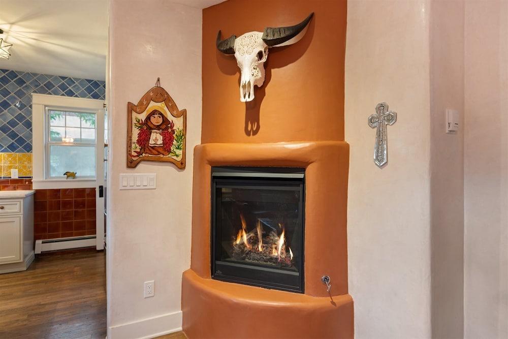 Laughing Llama - Luxury Home Two Blocks From The Plaza